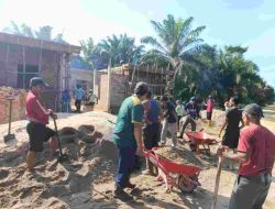 Warga Dusun V Talang Jerinjing Kompak Gotong Royong Cor Dak Masjid Nahdhatul Iman Somel