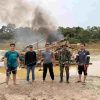 Polsek Cerenti Tertibkan Aktivitas PETI di Sungai Kuantan, 31 Rakit Dimusnahkan