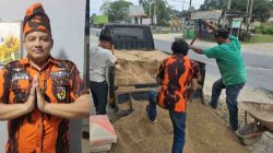 Pemuda Pancasila Inhu Perbaiki Jalan Rusak di Pasir Penyu